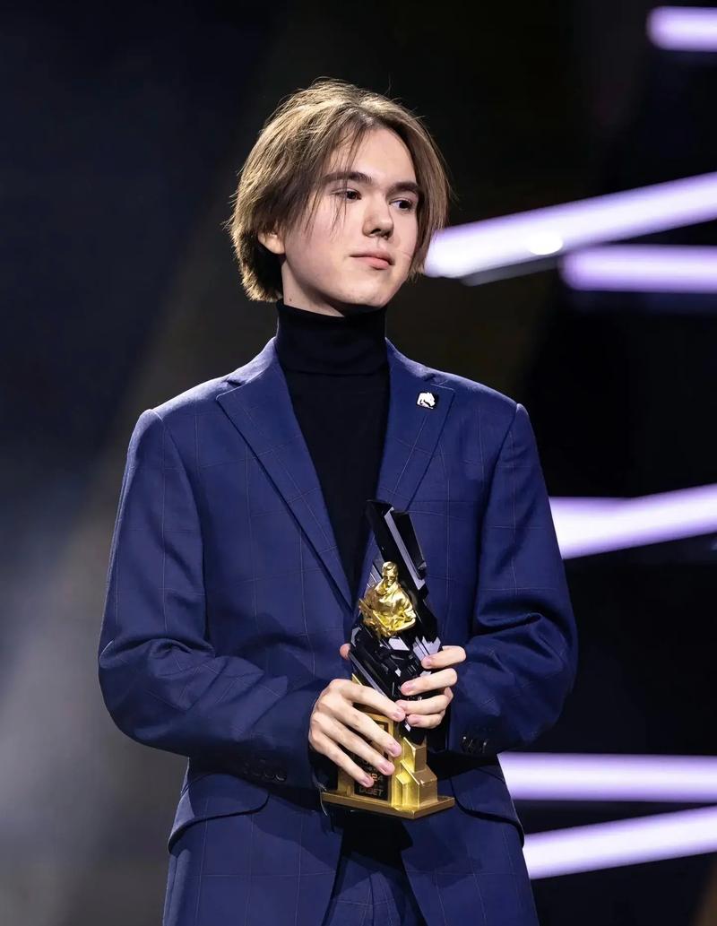 什么是“博彩信用额度”？解析赌场是如何让富豪在不知不觉中负债的。（揭秘“博彩信用额度”：赌场如何让富豪在不经意间背上债务）