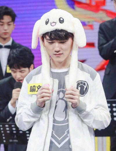 从去年夏季赛至今EDG已经收获十三连败