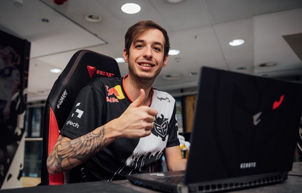 LOL教练白色月牙：LOL没抄Dota，那叫借鉴！